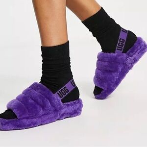 UGG SLIPPERS